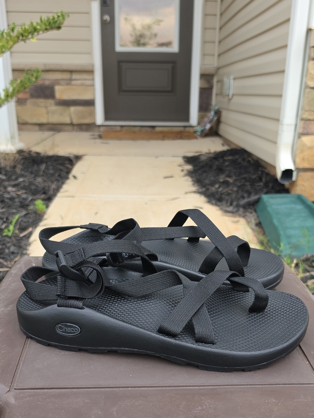 Chaco Men's Z/2 Adjustable Strap Classic Sandal Size 12 Black